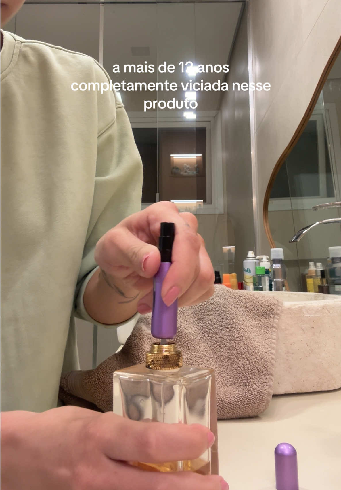 Eu tenho uns 15, deixo em todos os cantos kkkkkkk #perfume #miniperfume #fyp #viagem #necessaire 