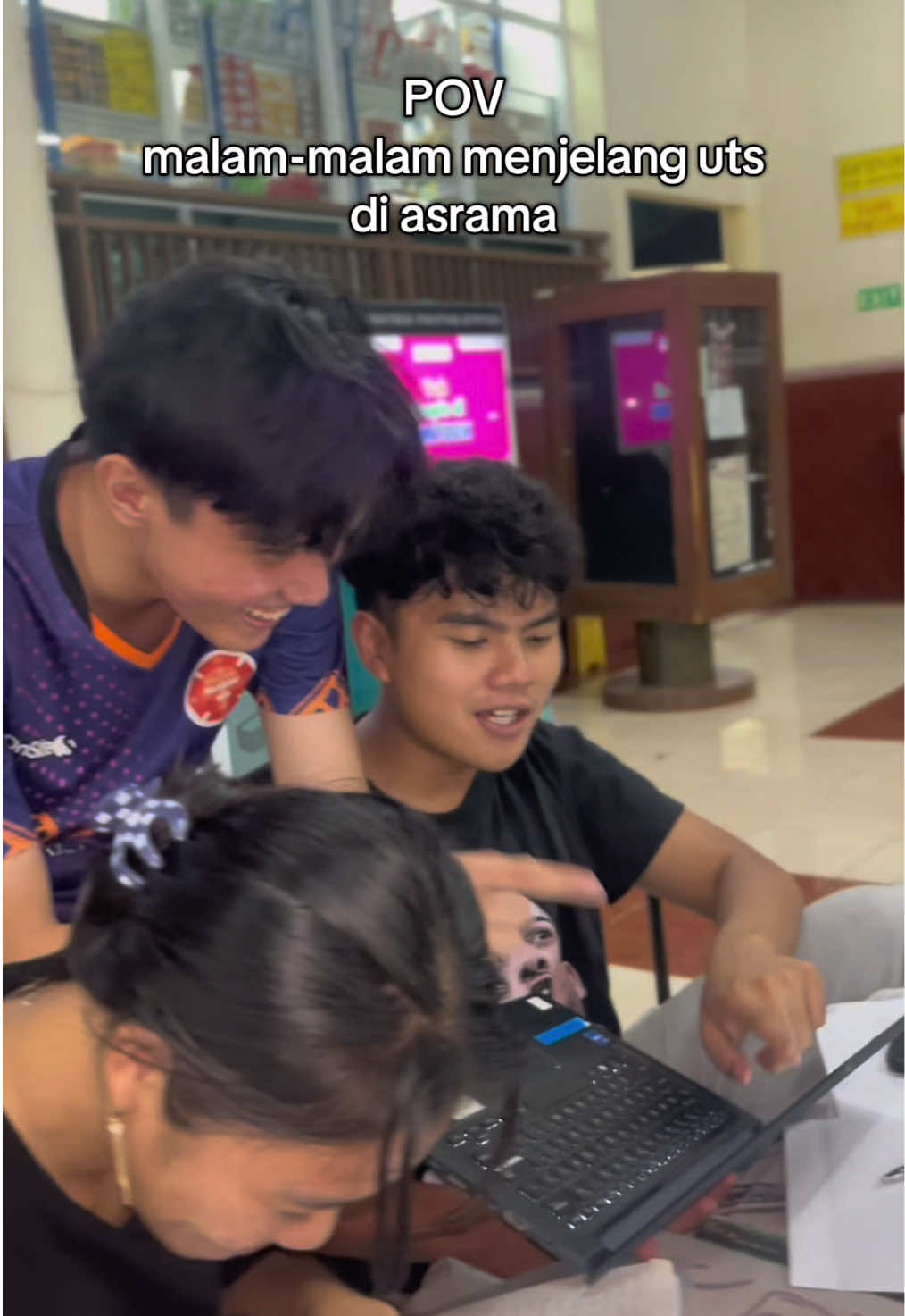 sudah malam🌜 waktunya belajar 📖 #fyppppppppppppppppppppppp  #SatuRuangSatuTujuan  #SRAsramaUI2526  #UniversitasIndonesia 