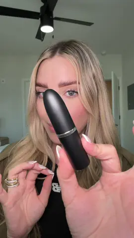 Este labial de Mac me dejó pensando !! Que opinas ? #MACLipstick #TikTokShop #TikTokMadeMeBuyIt #BeautyTok #makeupreview 