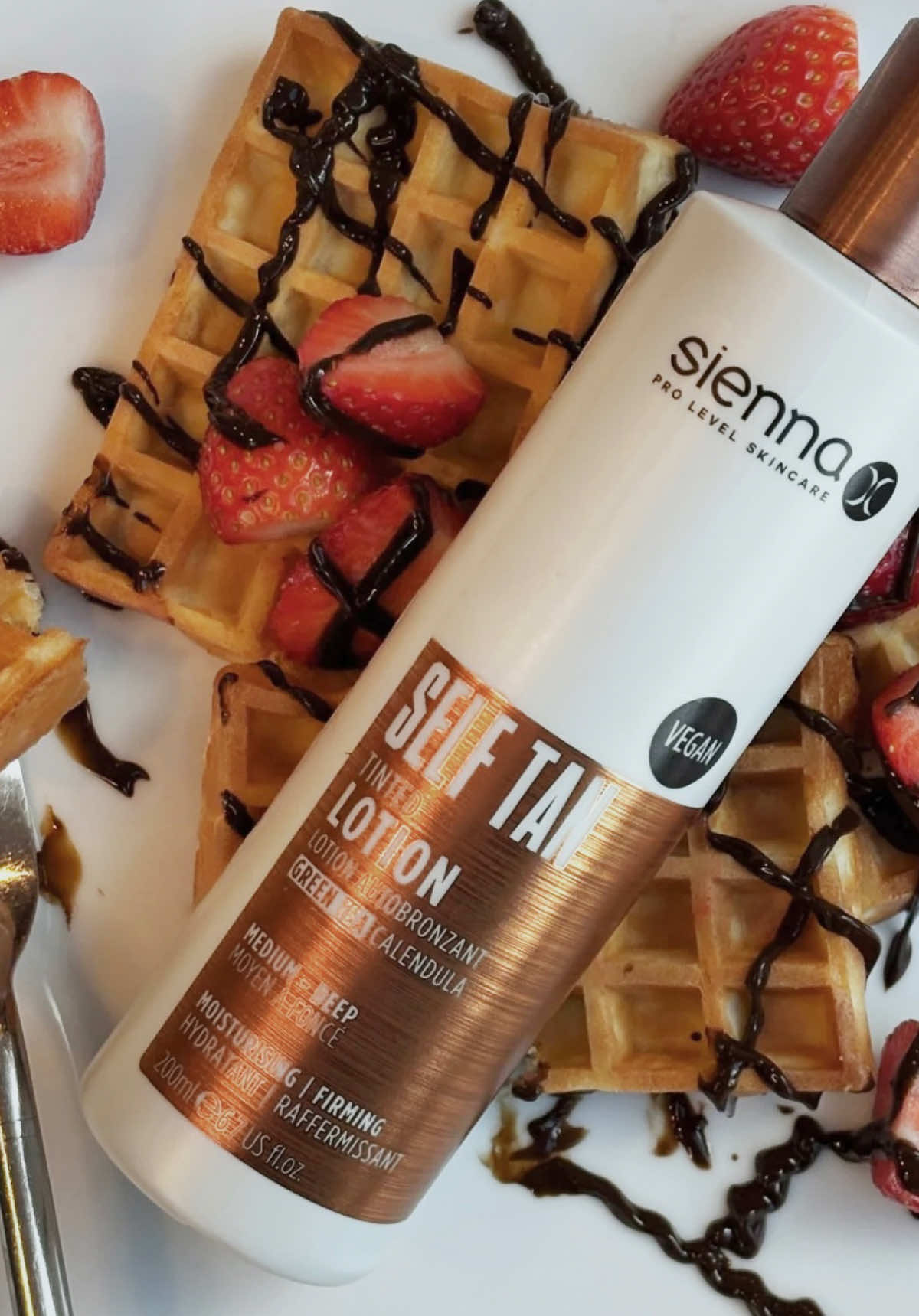 Happy National Dessert Day! 🧇🍫🍓✨ We’re serving up our secret recipe for the perfect golden glow - our Self Tan Tinted Lotion 🤫 This silky, super moisturising formula is enriched with Green Tea and Calendula to nourish and hydrate skin whilst leaving you beautifully bronzed 😍✨ #nationaldessertday #dessertday #sweertreat #food #treat #secretrecipe #delicious #waffles #chocolate #celebrate 
