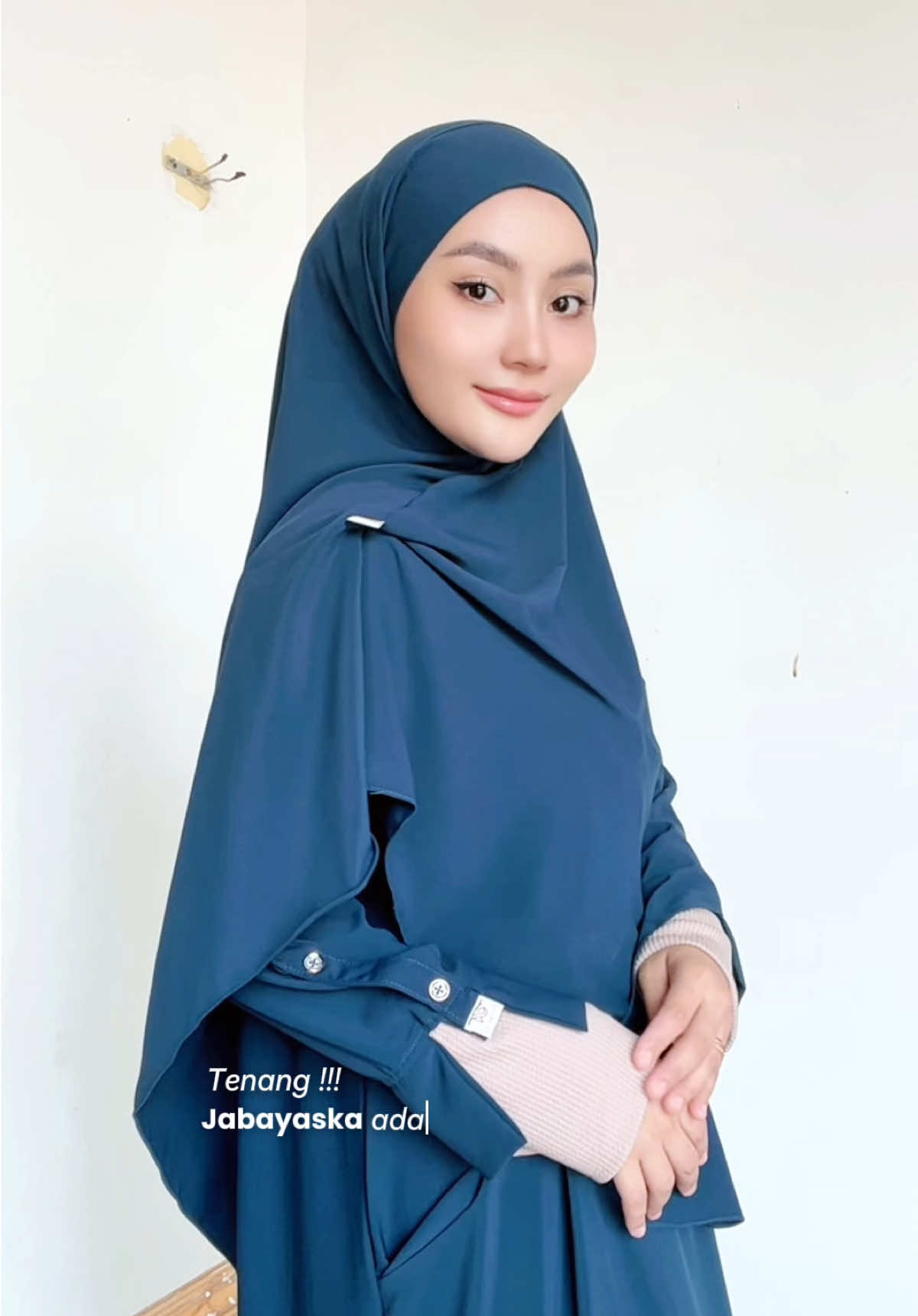Model nya selalu beda sama oneset syari lainnya 🥹🥹 Inovatif , modis ,anggun dan tentunya tetap syari 🫶🏻 #pashminabandana #khimarbandana #frenchkhimar #syari #onesetabaya 