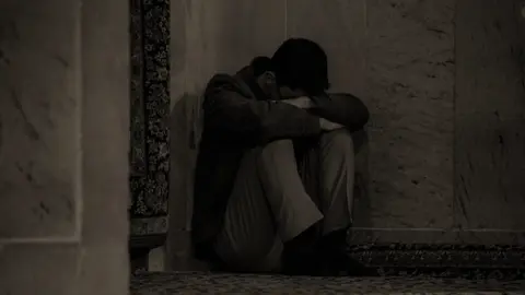 قاسيه دنيانا وما عندي سوى رجائي منك يا مهدي.  #اللهم_عجل_لوليك_الفرج #يا_مهدي #العجل_يامهدي🤍 #يا_صاحب_الزمان #fypシ゚ 