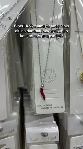Ruhumuz fakir #salça #biber #biberlikolye #kesfetteyiz 