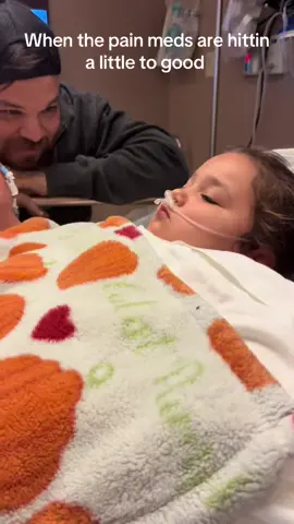 #painmeds #hospital #broken #arm #daughter 