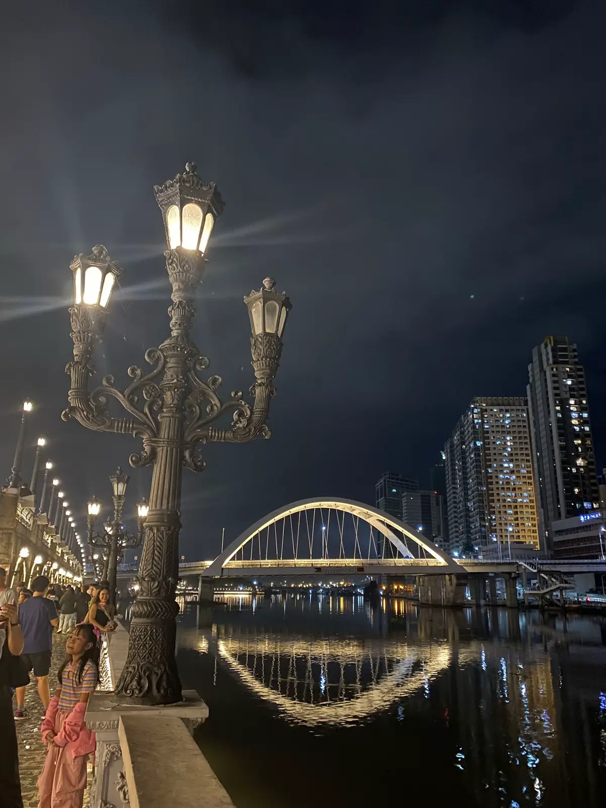 Manila's Pasig River Esplanade at Night!