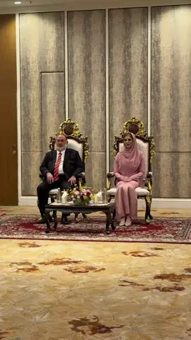 Menjunjung kasih Kebawah Duli Yang Maha Mulia  Sultan Kelantan, Sultan Muhammad V dan Duli Yang Maha Mulia Sultanah Kelantan atas limpah perkenan berangkat ke Majlis Santapan Malam Persembahan Persatuan Pegawai Tadbir Negeri Kelantan sempena Perayaan Ulang Tahun Hari Keputeraan KDYMM Tuanku Kali Ke-56 Tahun 1447H/2025M. Turut berangkat tiba, Yang Teramat Mulia Tengku Mahkota Kelantan dan seluruh Usrah Di Raja menyerikan lagi majlis yang penuh adat dan istiadat ini. #kelantantiktok #Kelantan #KotaBharu 
