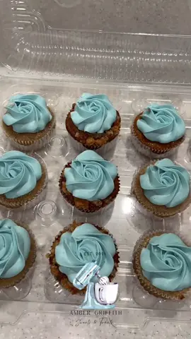 Mixed set boxes sell so well, especially when clients can pick their own flavors that go in the box based on what you have available! #cupcakes #buttercream #baking #fallbaking #halloween 