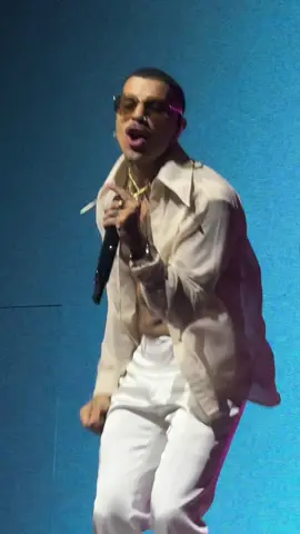 RAUW ALEJANDRO cantando TIROTEO en Santiago, Chile el 13/10🔫 #rauwalejandro #rauwalejandroworldtour #rauwalejandroconcert #movistararena #chile 
