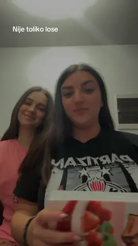Nagovarala sam je sat vremena da snimimo 😂😂 #fyppppppppppppppppppppppp #goviral #tastetest #tiktok 