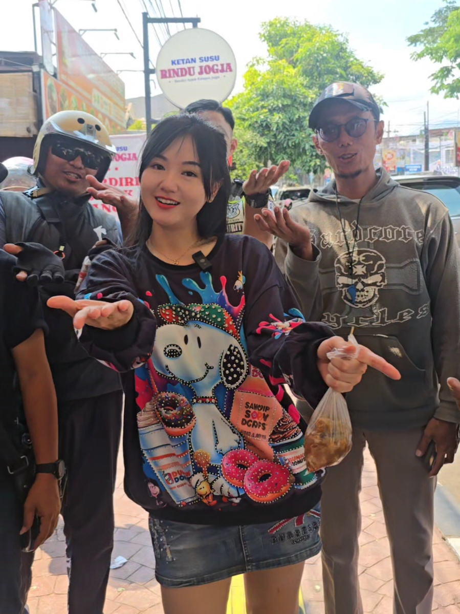 Replying to @teguhjefryanto prank hari ini seru banget....ditunggu videonyaa yaa, coming soon 😉
