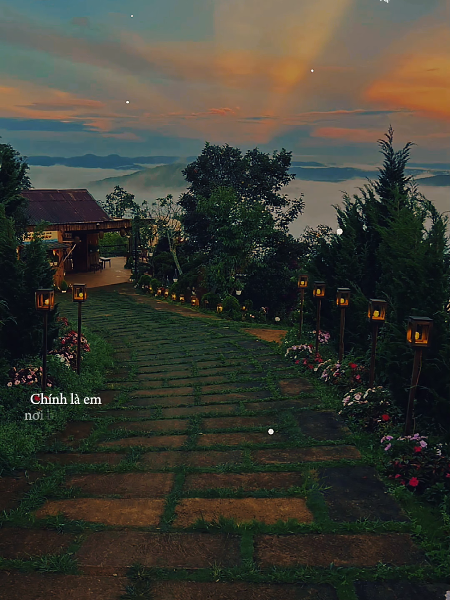 Sân ga đời anh chính là em nơi bình yên... #sangadoianh  #nhacbuontamtrang  #tramcamxuc💔  #maucapcut  #pnnguyen39 