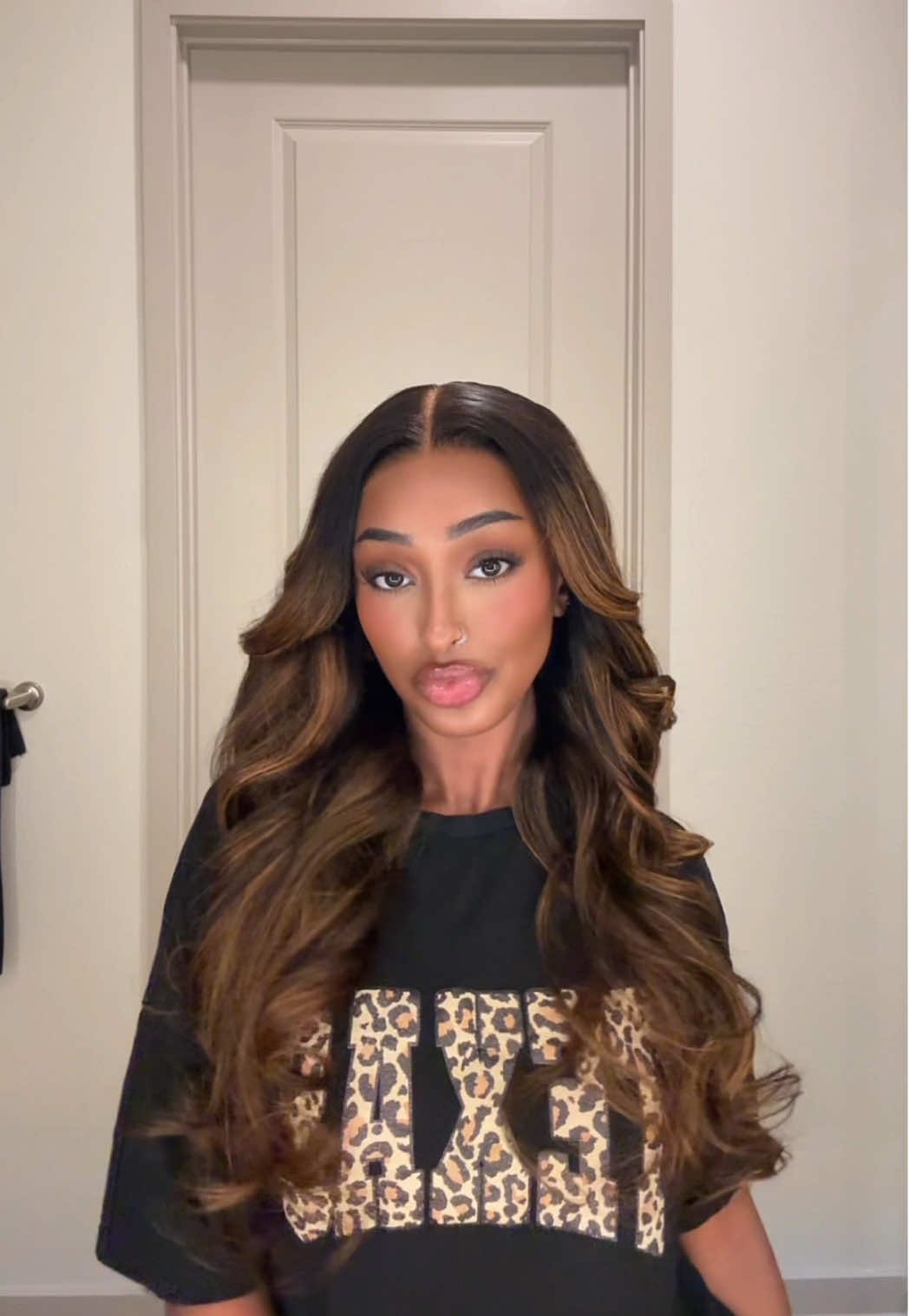 this color is teaaa 💕 @UniceHairCo @UNice Hair Code:TREAT100 #unicehair #unicegluelesswigs #unicebyebyeknots #highlightcolor