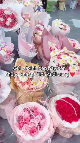 Bớt căng như dây đàn rùii cả nhà ơii ❤️❤️ Từ mai e bắt đầu lên thêm 1 số mẫu phục vụ bán lẻ ạaa, cả nhà cần hoa dịp lễ thì ghé tiệm em nhaaa #hoa2010 #boxhoa🌸 #hoasapthom #quatangnguoiyeu 