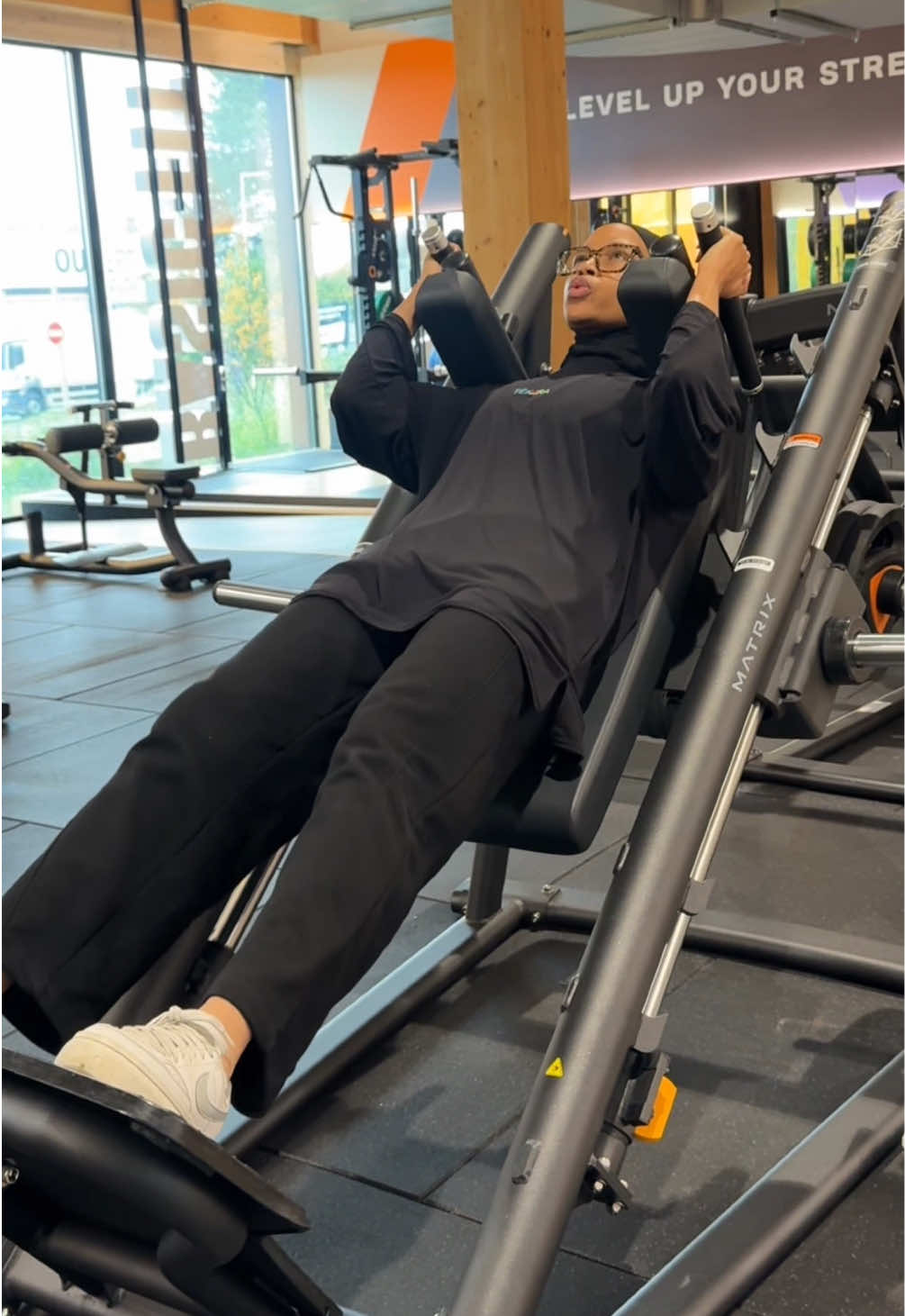 Petite séance, gros focus 🔥 @Tekora - Sportwear Modest pour le hijab de sport & le t-shirt ✨