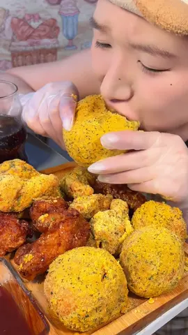 Chúng ta đang nói về món gà rán với mì gà tây phô mai, nó ngon tuyệt #mukbang #food #eating #eatingsounds #delicious     