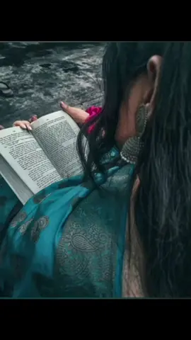 উপন্যাসে মায়া লাগাইছে😩