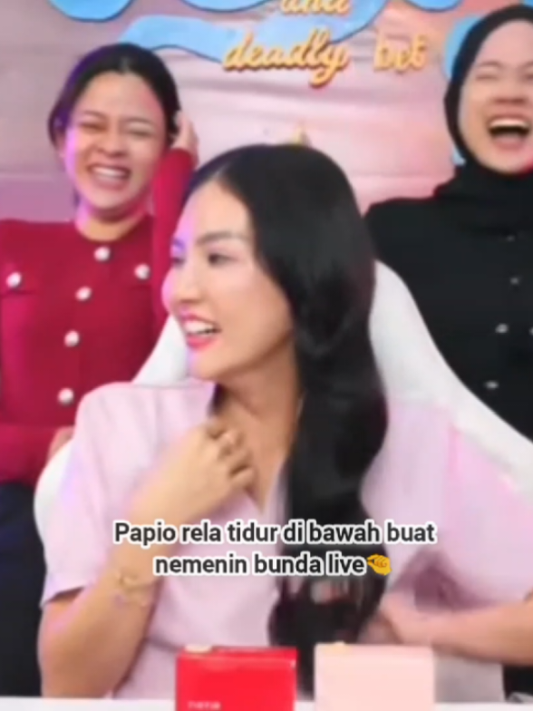 Giorgio sumpah gua disini terharu liat effort you luar biasa buat support bunda sampai rela tidur di bawah dengan alas kasur lantai🥹🫶🍞🍒ga aku edit  ini video panjang nonton aja dah ya kalian🫵🤗 #sarwendahofficial #sarwendah #giorgioantonioc #sargio @sarwendahofficial @Giorgio Antonio C 