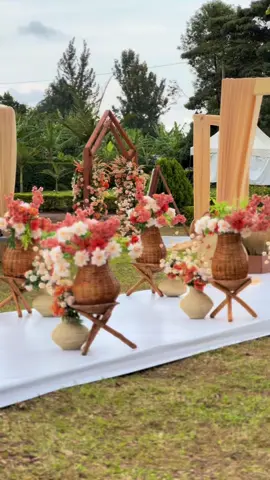 Racheal’s arches were amazing and awesome !!! Wen yu choose sunshine we want yu to experience these and more !!! #fyp #2025bride #kuhingiraceremony #rustic #rubirizidistrict 