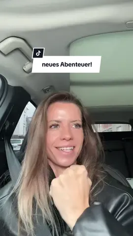 die erste Folge geht schon hart deep, ab Freitag 17.10 geht los!! 😭 bin so gespannt und freu mich auf das neue Abenteuer mit euch, weil es wird wildddddd!! Jeden Freitag überall! Spotify, YouTube und alles #podcast #mom #momlife #fyp 