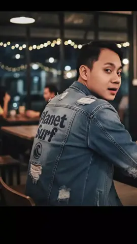 Tutorial Gemini Ai 1. Open Gemini Ai 2. Pilih file lalu pilih fotomu 3. Pasete Promp(cek komen) 4. generet tunggu hasilnya. selamat mencoba guys jangan lupa komen hasilnya di komentar yaa.. #geminiai #aiprompt #chatgpt #soundviral #trending 