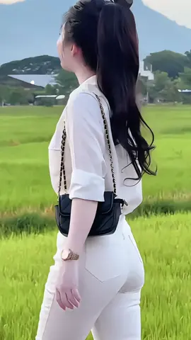 Áo sơ mi trắng 2 túi nắp dài tay chất liệu mềm mại form suông dễ mặc mix đồ sang chảnh đẹp đi học đi làm đi chơi #aosominu #sominucongso #thoitrangnu #macdepmoingay 