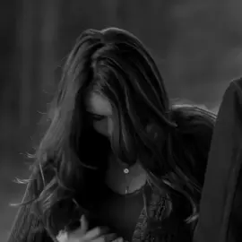 صوبني جفنك بالنظر  #اغاني_عراقيه #thevampirediaries #fyp #foryou #elenagilbert 