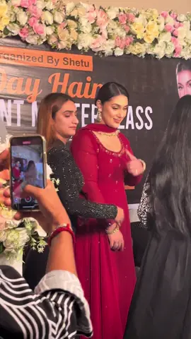 স্বপ্নে দেখতাম যাকে আজকে তাকে বাস্তবে দেখতাছি 