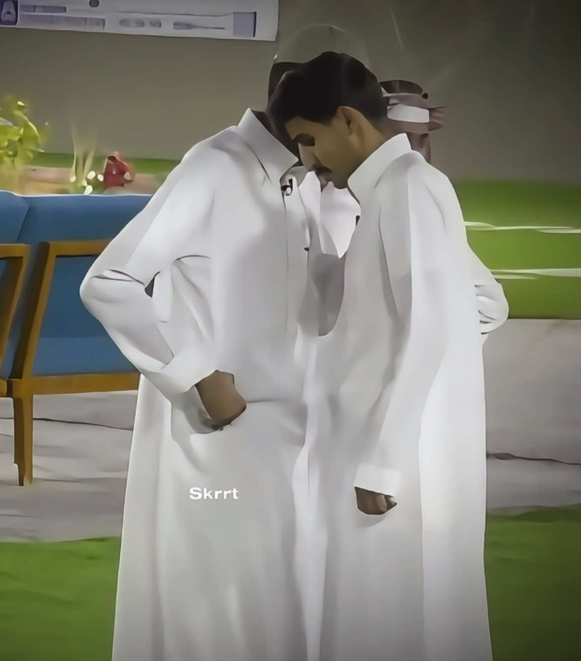 HE GUARDS HIM WITH ALL HIS FEAR 🤎 #friendship #due #سعد_ال_مخفور #سلطان_العليان #viral 