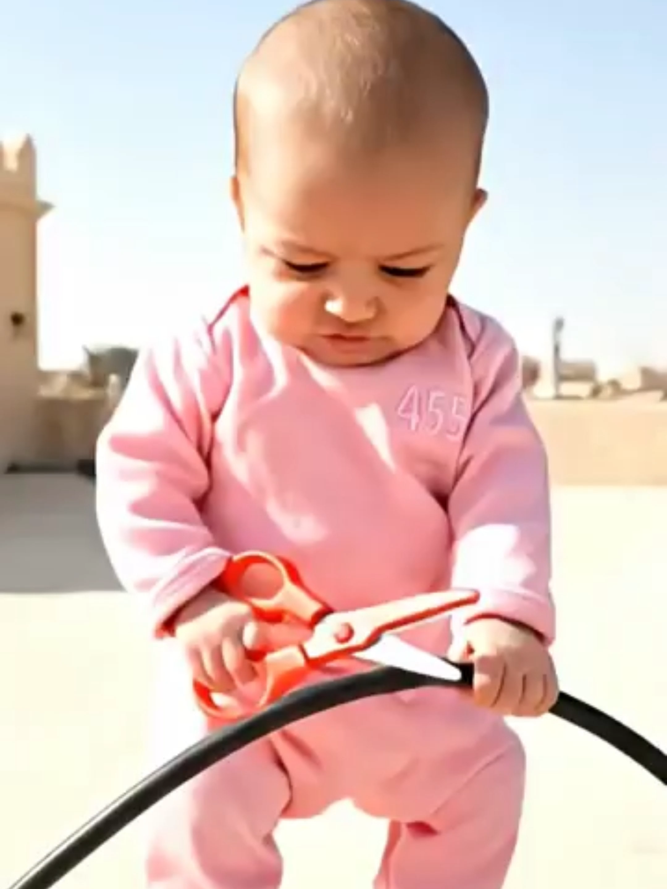 بيبي معصب يقطع النت لأن ماما مشغولة باليوتيوب😂#Shorts#لحظةمضحكةللطفل #انتقادالمجتمع #إعلانالرضيع #التغطية #automobile #الطفليغادر #funny #cutebaby #فلوجات #cute #فلوق #ذكاء_اصطناعي #اكسبلور #ضحك