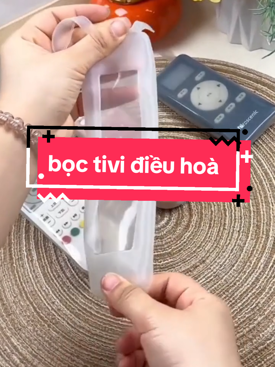 Bọc điều khiển (remote) tivi . điều hoà#tienichthongminh #noithat #nhadep 