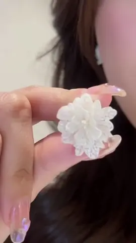 Bông tai hoa giấy phụ kiện xinh dễ phối. #hoatai #bongtai #phukienthoitrang #hoataibonghoa #bongtaidep 