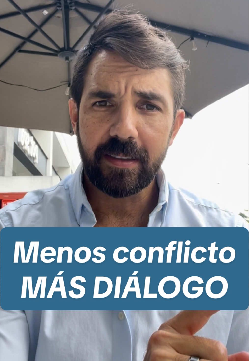 Gobernar es trabajar para solucionar los problemas de los demás, es un ejercicio de desprendimiento. En democracia, la mejor herramienta para solucionar los conflictos será el diálogo, el que no lo ve así, no está listo para servir. #Ecuador #politica #paro #paronacionalecuador🇪🇨 
