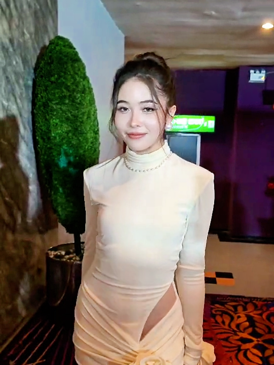 นิกี้ วรินท์รัตน์ ขึ้นแท่นนางเอกเต็มตัว ใน #ผีเบล #BryanBell   📌เข้าฉาย 16 ต.ค. นี้ 📽️🎞️ #นิกี้วรินท์รัตน์  #NiKYWarinrat #NikyQRRA 