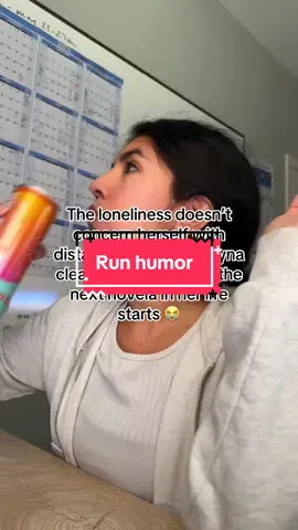 Because sometimes the long run isn’t for fitness… it’s for the plot 💅🏽🏃‍♀️ Tag your amiga who swears running to Bad Bunny counts as therapy 😭 #viralsound #LatinaRunner #RunningMotivation #MarathonTraining #RunnerHumor 