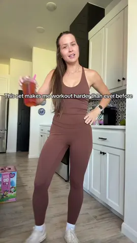 This set makes me look good, feel good, and workout hardddd 