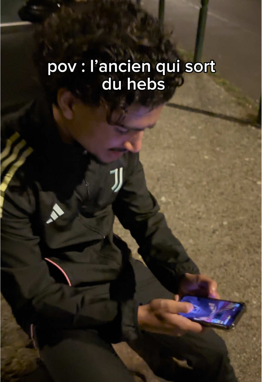 trop relou l’ancien @Zizou 🚨🖲️ 