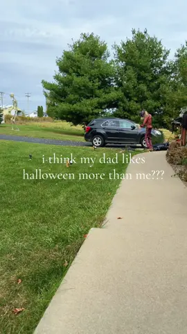 and if u care everything lights up and at night the scarecrow, werewolf, clown, and the witches move when u walk in front of them and why do we have like a 20 ft skeleton 🤷🏽‍♀️ 