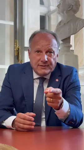 Triomphe des socialistes aujourd’hui : les macronistes ont cédé et les LR ont été muselés.  Une seule issue : redonner la parole aux Français par les urnes ! 