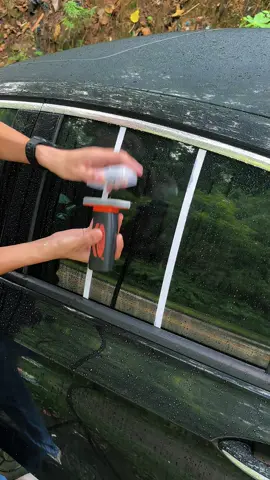 Have you ever seen this effect?#carclean #carcleaning #carglass #caroilfilmremoval #oilfilmcleaner 