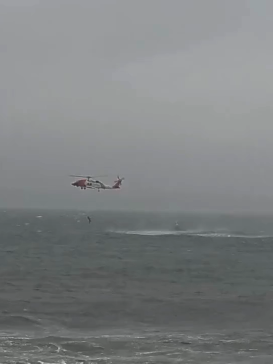 🚁WATER RESCUE: A U.S. Coast Guard helicopter was able to save the life of a person who was stranded in the Atlantic off the coast of Massachusetts as a powerful and deadly nor’easter raged across New England on Monday. #foxweather #noreaster #newengland #massachusetts #capsecod #marthasvineyard #nantucket #atlantic #military #coastguard #falmouth #woodshole