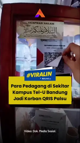 Salah satu pedagang warung mengatakan, kasus ini terungkap pada 30 September 2025, ketika beberapa pedagang di pintu keluar (Gate) 2 Kampus Tel-U melaporkan tidak menerima transaksi selama beberapa waktu. Setelah kejadian tersebut, para pedagang mengecek dan menemukan stiker barcode QRIS palsu yang sudah menempel di hampir semua kios. Sementara itu, Kapolsek Dayeuhkolot, AKP Triyono, mengatakan, pihaknya tengah menelusuri kasus tersebut. 🎥: Dok. Media Sosial. #viral #qrispalsu #bandung #pedagang #akuratco