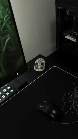 Dark fantasy😮‍💨 #darkfantasy #setup #pcsetup #clean #fyp 