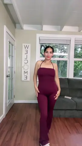 El jumpsuite que necesitas para lucir la cuerpa.👌 #sleevelessbodysculptingjumpsuit #bodysculptingjumpsuit #pilatesoutfitideas #waistslimmingbodysuit #tiktokshopcreatorpicks 