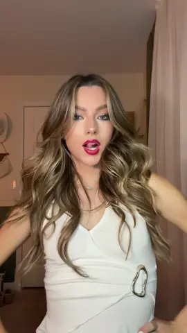 grwm in 5 seconds. #foryoupage #transition #grwmroutine #makeup 
