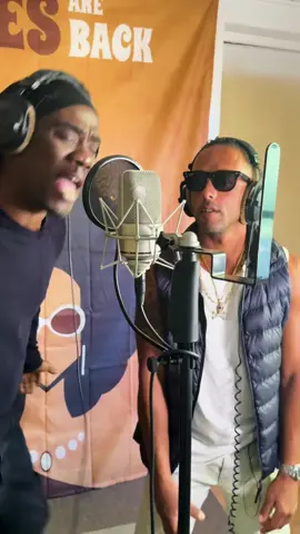 🔥 Nouvelle vidéo exclusive signée Stepperz Gangzilla ! 🔥 Plongez dans l’ambiance du studio Aloe Recordz, là où la magie opère ! Stepperz réunit Jay Ex et Ragga Ranks pour un duo explosif en mode Dancehall Old School Jamaïcain 💣💥 Sur une instrumentale “Shatta Dancehall” 100% produite par Stepperz, les deux artistes livrent un medley plein d’énergie, de vibes et de good mood — un pur hommage à la culture jamaïcaine et aux racines du Dancehall ! 🇯🇲🔥 🎛️ Production : Stepperz (Aloe Recordz / Stepperz Gangzilla) 🎙️ Artistes : Jay Ex & Ragga Ranks 🎥 Lieu : Studio Aloe Recordz 💥 Vibes authentiques – Énergie pure – Dancehall fi real ! 💥 #StepperzGangzilla #Dancehall #RaggaRanks #JayEx #AloeRecordz    @Ragga Ranks @🌴LA MUSIQUE DE LA JUNGLE🌴 