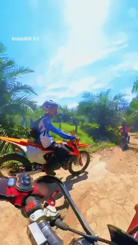 Jalurnya enduro bangett🔥😳 Terima kasih #Argamakmur  Terima kasih #berasangetrail  #trabas #trending #fyppppppppppppppppppppppp 
