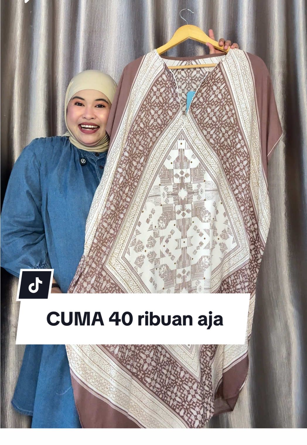 Membalas @yasmine warna mint nya juga ready lagi mak say.. Daster lowo under 45 ribuan.. Adem polll Muat dri bb 40-90 kg Motifannya cantik banget 💕 Semeriwing manja mak say.. Bs cod gratis ongkir ya.. #daster #dasterviral #dastermurah #dasterjumbo #dasterlowo 