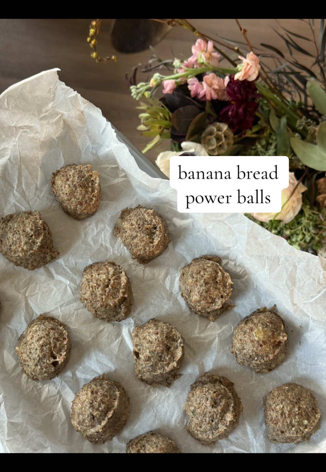Banana bread power balls 🍌 the best snack to meal prep!! Full recipe in bio 😚 @Simply Organic @Whole Foods Market @Maldon Salt  #EasyRecipe #quickrecipes #healthyrecipes #mealprep 