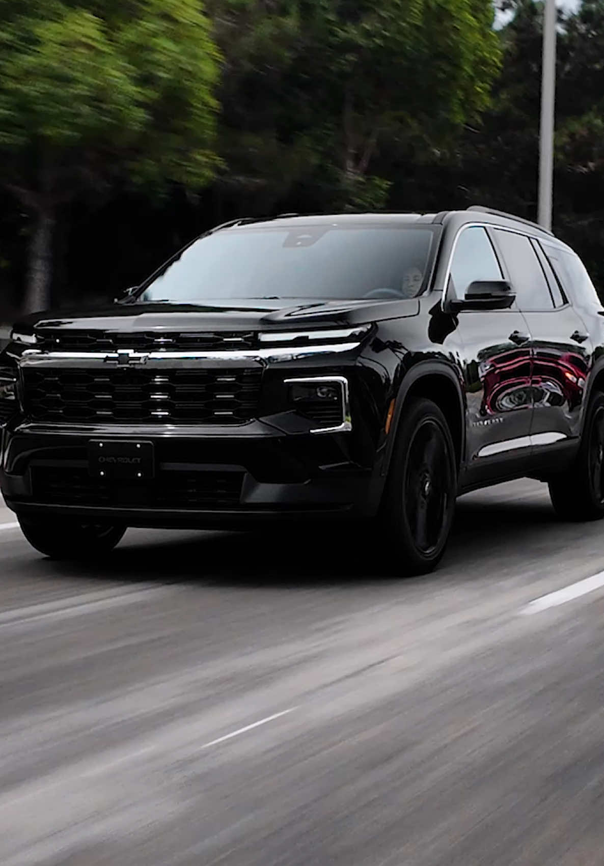 The 2026 Traverse delivers up to 28 MPG highway and features a finely tuned suspension, offering responsive acceleration and agile handling for a truly enjoyable drive.  Visit your local SoCal Chevy dealer today. 🎥: 2026 Traverse LT FWD in Mosaic Black Metallic