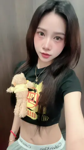 有些人走进我们的生命 __只是为了教会我们如何放手..🤍🥰#西港 